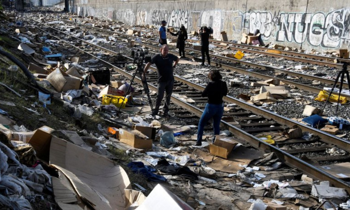 Dozens of Guns Among Items Stolen from Cargo Trains in Los Angeles